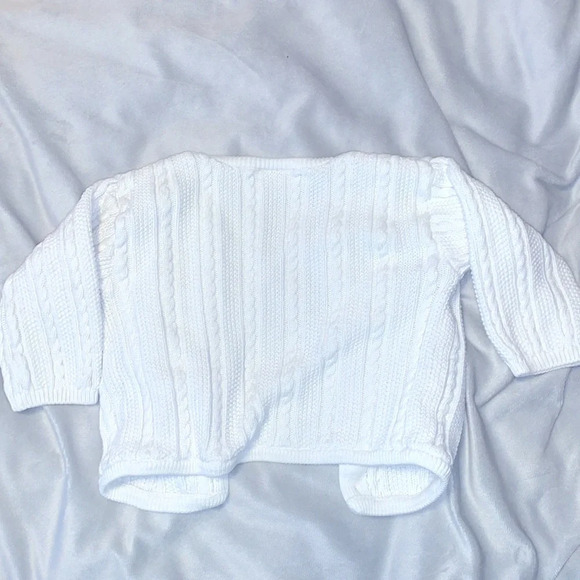 Hanna andersson white cable knit button up baby cardigan 6-12 months - Picture 3 of 3